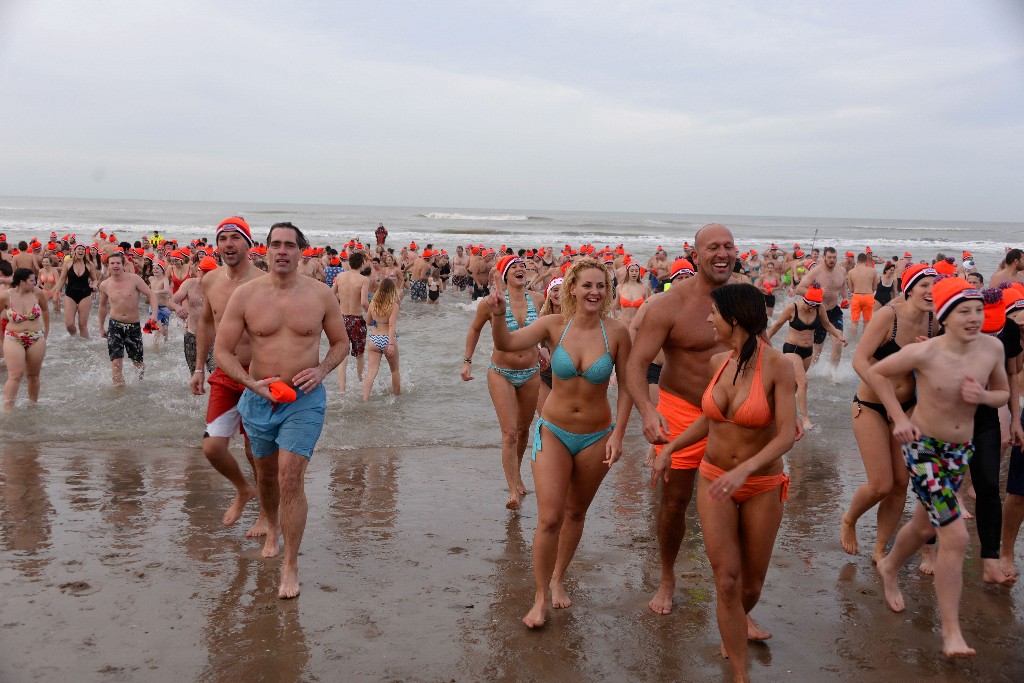 ../Images/Nieuwjaarsduik Nederzandt 2016 072.jpg